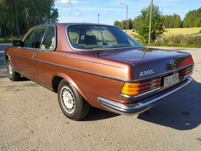 Mercedes-Benz 230