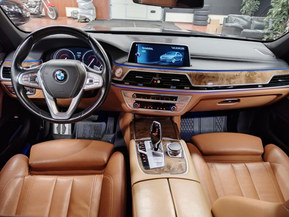 BMW 730