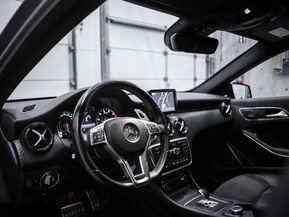 Mercedes-Benz A 45 AMG