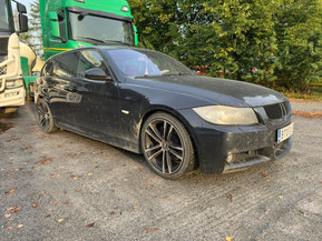 BMW 330