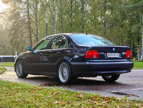 BMW Alpina B10