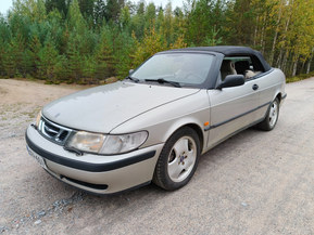 Saab 900