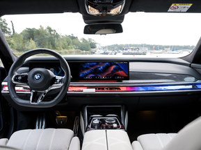 BMW i7
