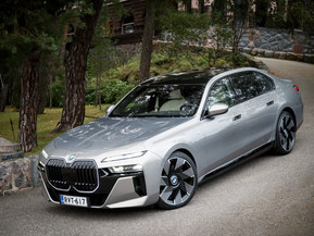 BMW i7