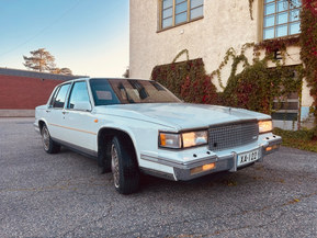 Cadillac De Ville