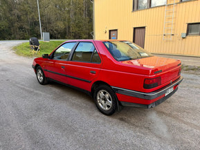 Peugeot 405