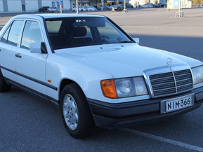 Mercedes-Benz 230