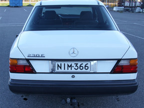 Mercedes-Benz 230