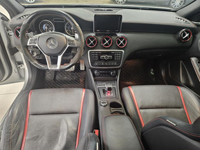 Mercedes-Benz A 45 AMG