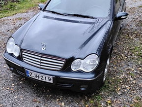 Mercedes-Benz C 220