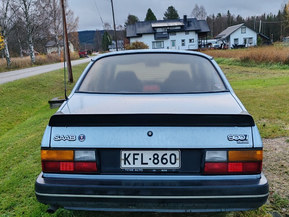Saab 900