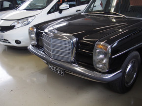 Mercedes-Benz 220
