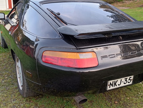 Porsche 928