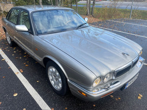 Jaguar XJ8