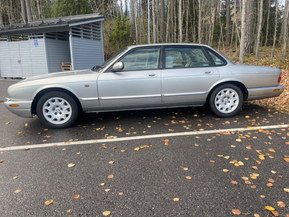 Jaguar XJ8
