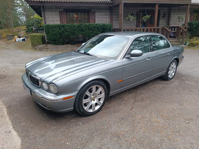 Jaguar XJ8