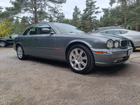 Jaguar XJ8