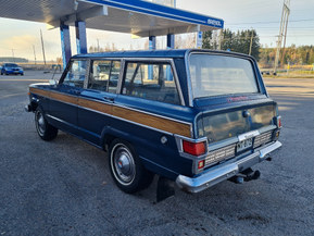Jeep Wagoneer