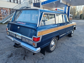 Jeep Wagoneer