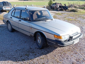 Saab 900