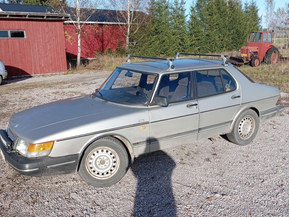 Saab 900