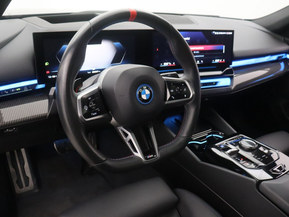 BMW i5 M60