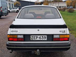 Saab 900