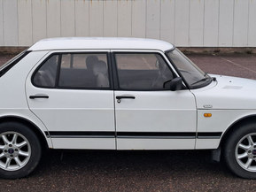 Saab 900