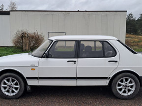 Saab 900