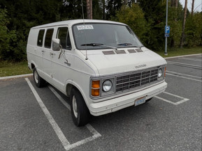 Dodge B200