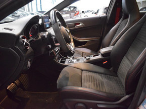 Mercedes-Benz A 45 AMG