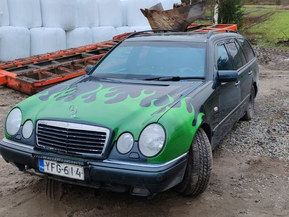 Mercedes-Benz E