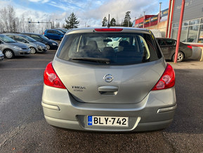 Nissan Tiida