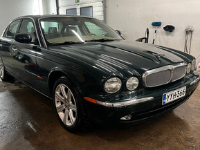 Jaguar XJ8