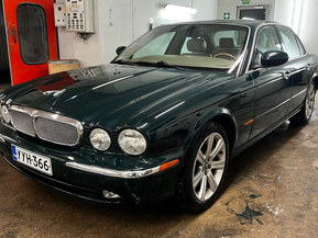 Jaguar XJ8