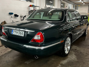 Jaguar XJ8