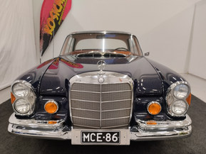 Mercedes-Benz 220