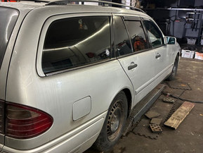 Mercedes-Benz 290