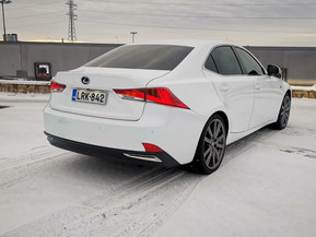 Lexus IS