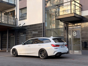 BMW 330