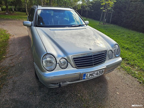 Mercedes-Benz 320