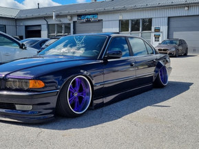 BMW 740