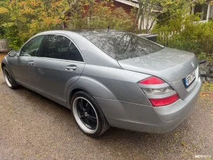 Mercedes-Benz 320
