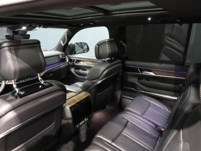 Jeep Grand Wagoneer