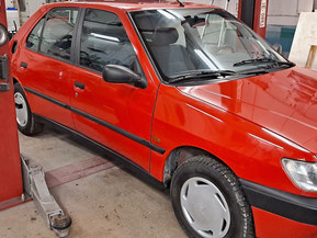 Peugeot 306
