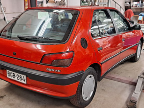 Peugeot 306