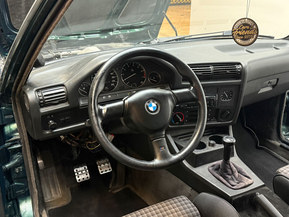 BMW 325