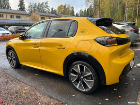 Peugeot e-208