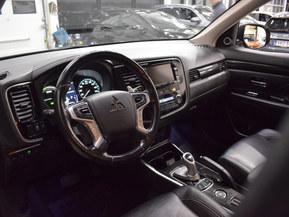 Mitsubishi Outlander PHEV