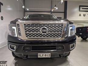 Nissan Titan